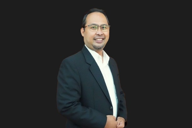 Dr. Theophylus Doxa Ziraluo, M.Th